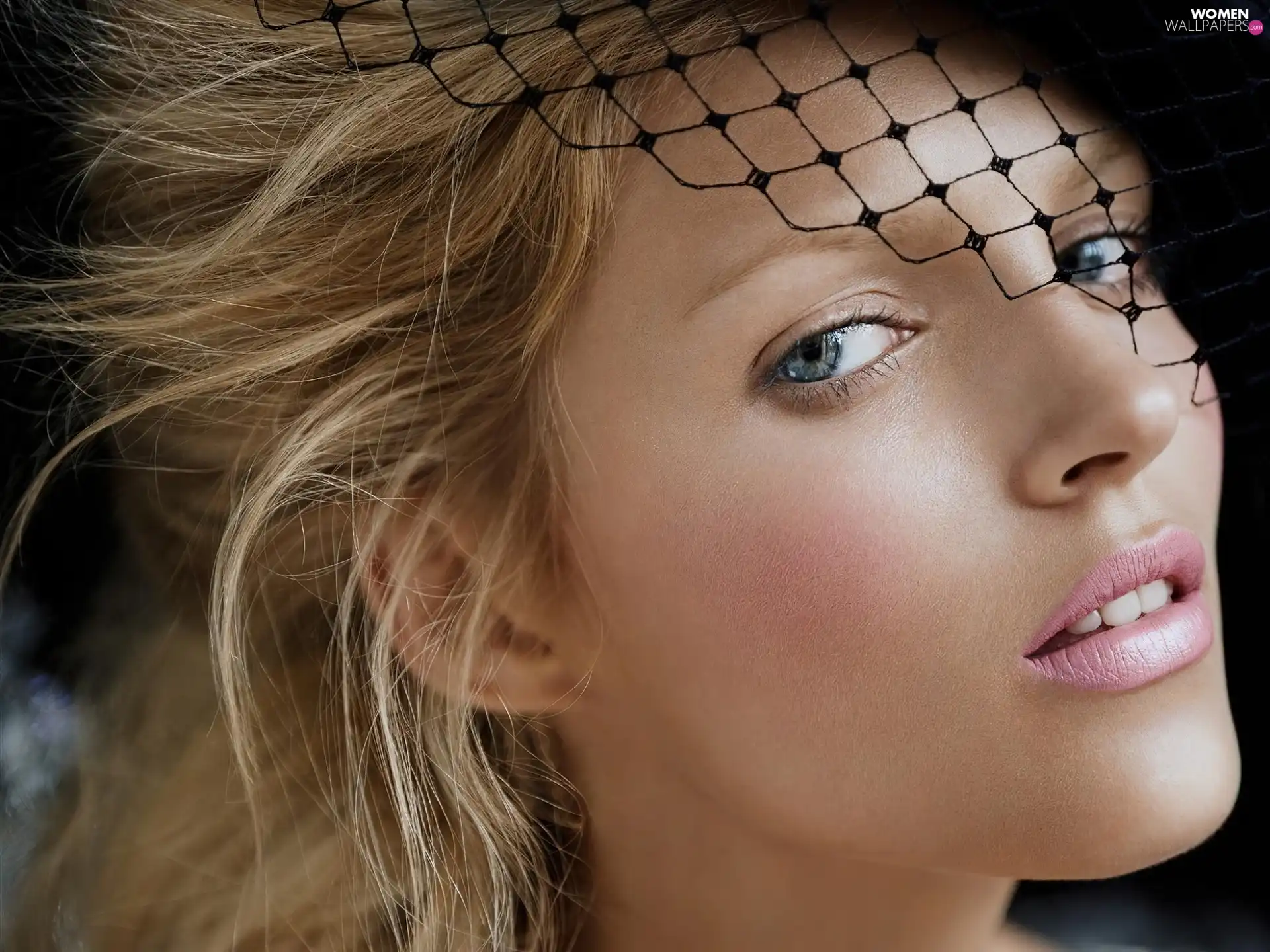 Hat, Anja Rubik, face