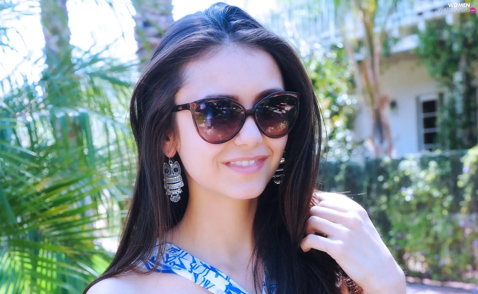 sunny, Nina Dobrev, Glasses