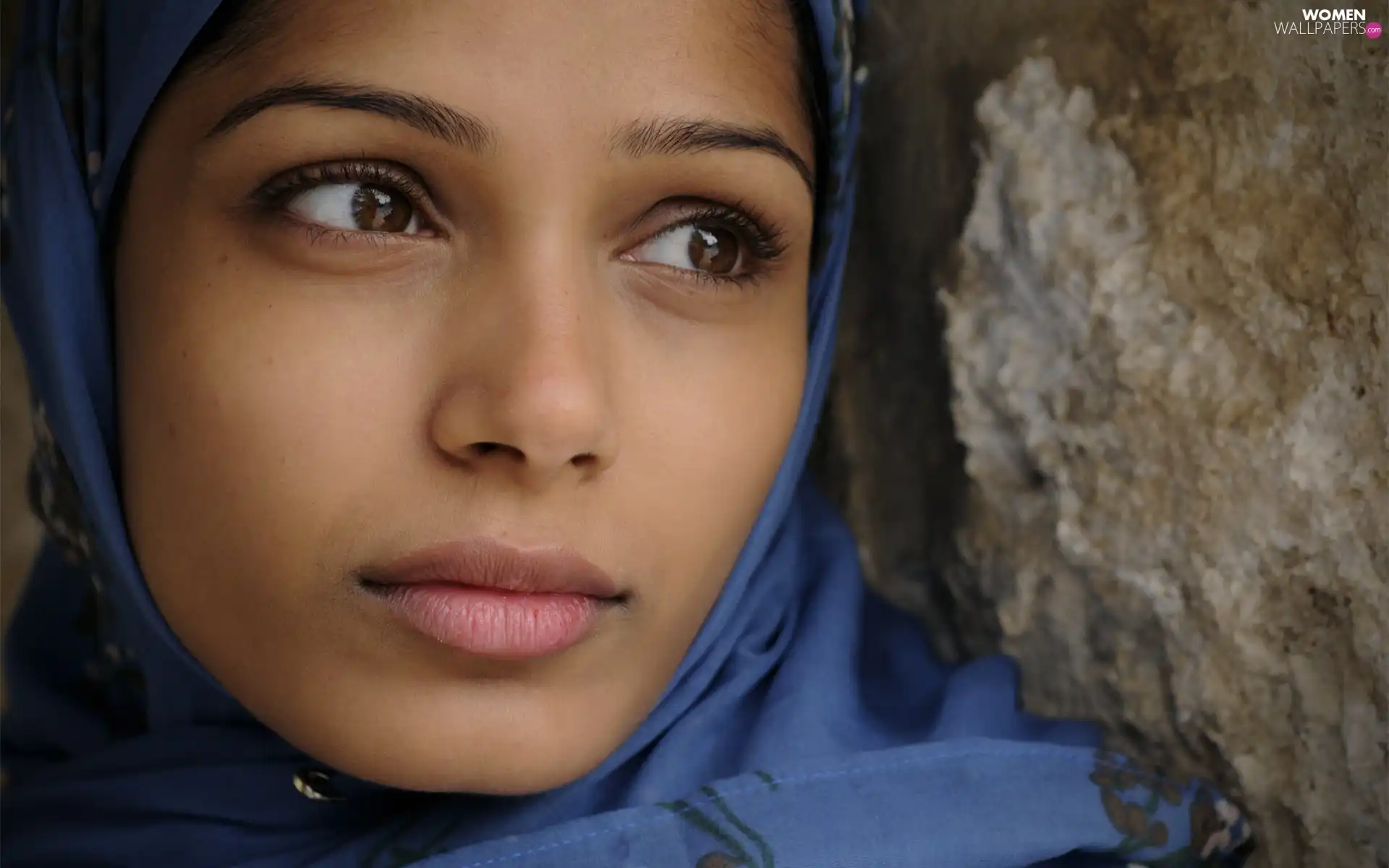 face, Freida Pinto, shawl