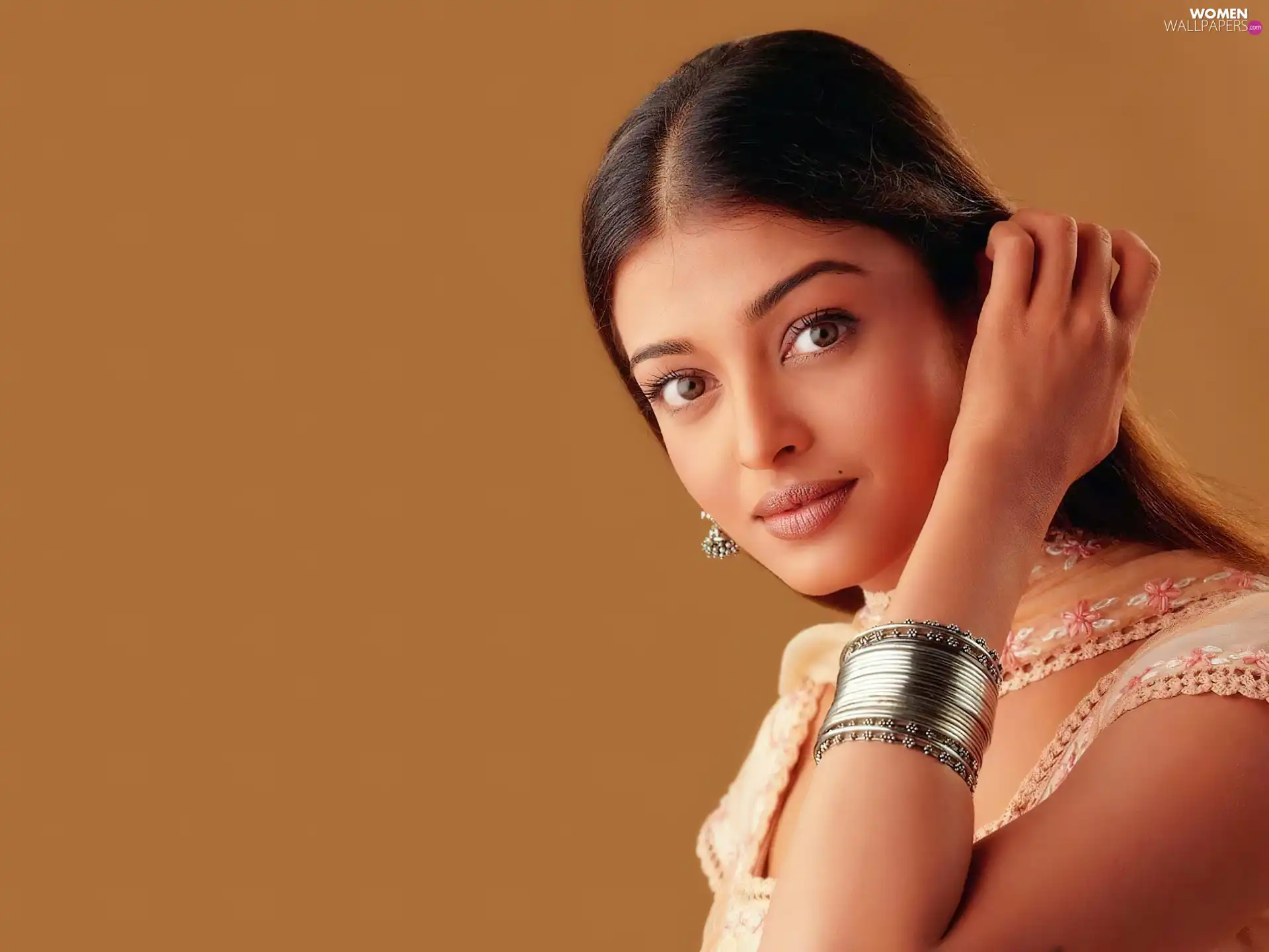 bracelet, Aishwarya Rai, Toyota Silver