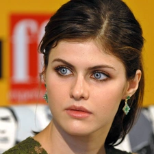 rapprochement, actress, Alexandra Daddario