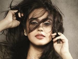 Hair, Huma Qureshi, dispelled