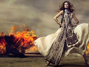 Big Fire, Gisele Bundchen, dress