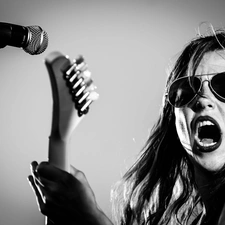 singer, Lzzy Hale