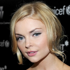 Blonde, Izabella Miko